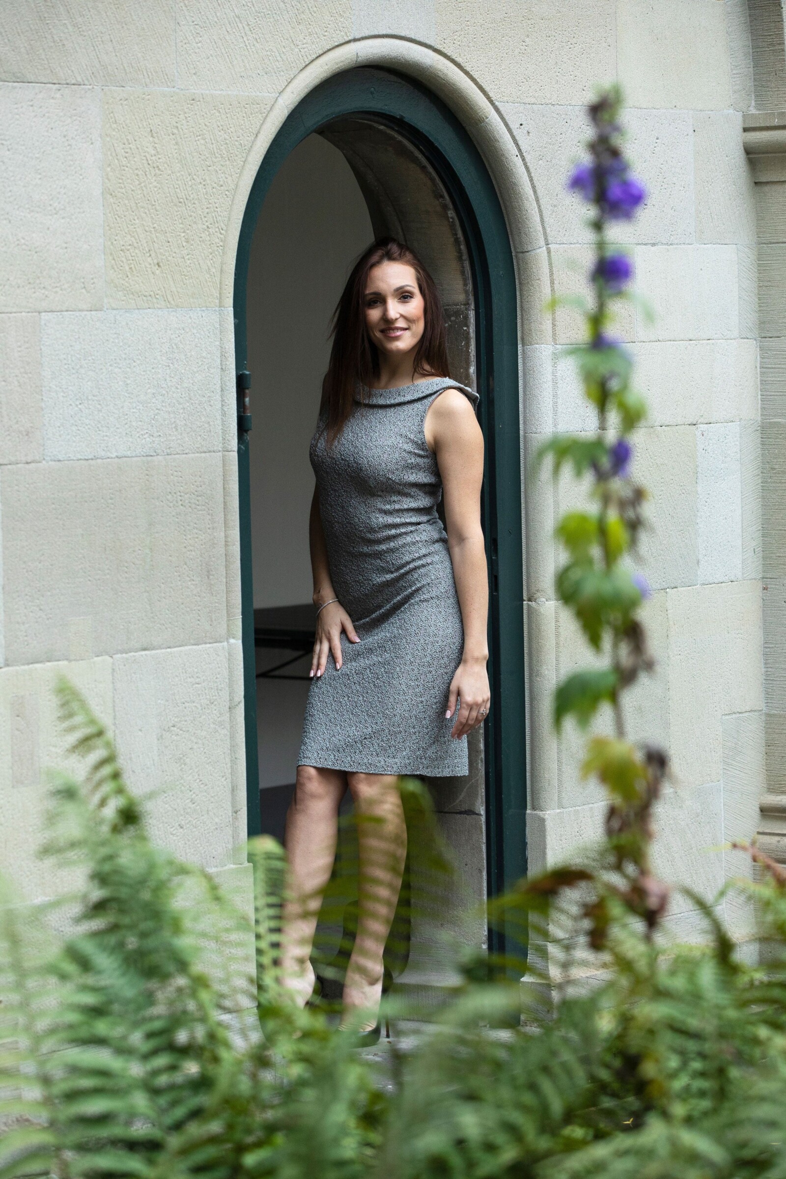 abendkleid-ari-olive-zuerich-01 Cocktailkleid Ari – Olive – Graf von Matt – Las Perlitas Zürich