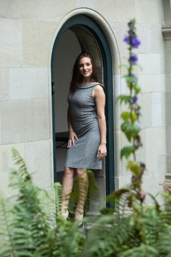 abendkleid-ari-olive-zuerich-01 Cocktailkleid Ari – Olive – Graf von Matt – Las Perlitas Zürich