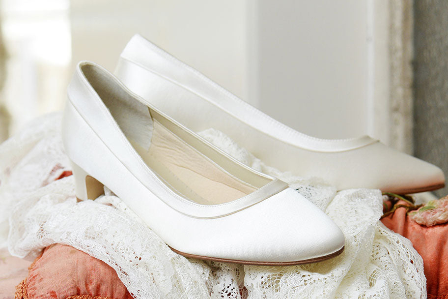 Satin-Pumps Brenda – Ivory – Salma & Noeli – Las Perlitas Zürich – Ansicht 2