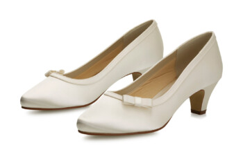 brautschuhe-josephine-zuerich-01 Satin-Pumps Josephine – Ivory – Salma & Noeli – Las Perlitas Zürich