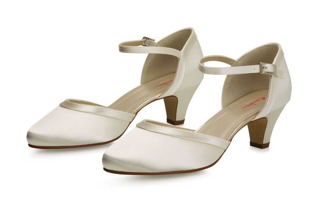 brautschuhe-letty-zuerich-01 Satin-Pumps Letty – Ivory – Salma & Noeli – Las Perlitas Zürich