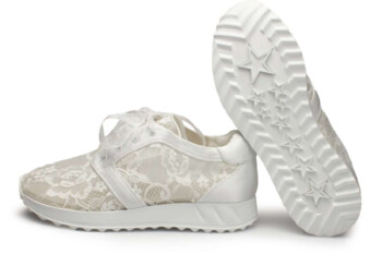 brautsneaker-oslo-928-spitze-zuerich-02 Spitze-Brautsneaker Oslo – Ivory – Salma & Noeli – Las Perlitas Zürich – Ansicht 2