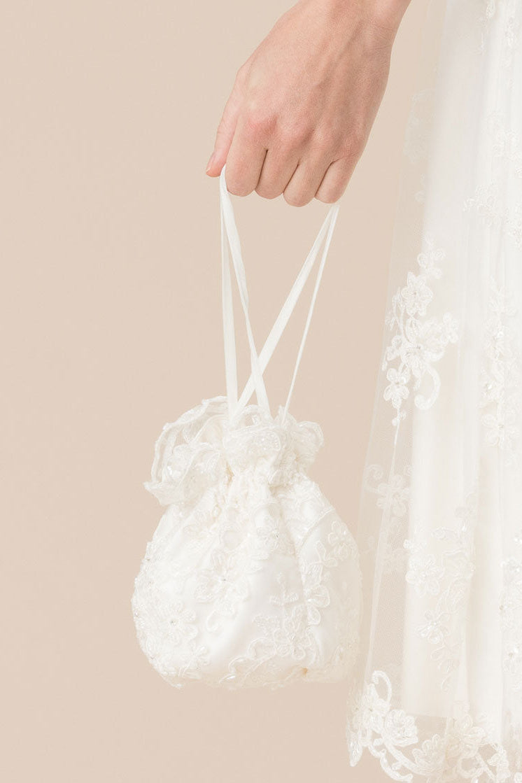 Seiden-Beuteltasche mit Perlenspitze – Las Perlitas Atelier – Las Perlitas Zürich