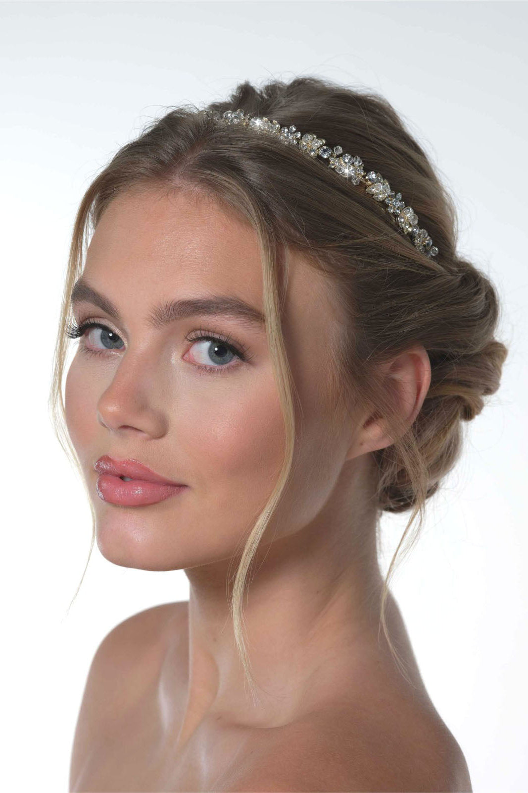 diadem-goldfarben-zuerich-01 Braut-Tiara mit Kristallen – Gold – Las Perlitas Zürich