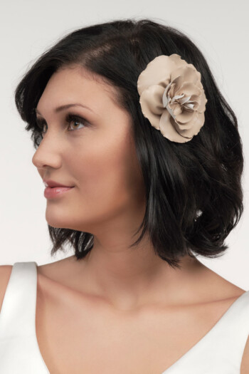 haarschmuck-braut-leder-zuerich-01 Blumen-Clip Leder – Las Perlitas Zürich
