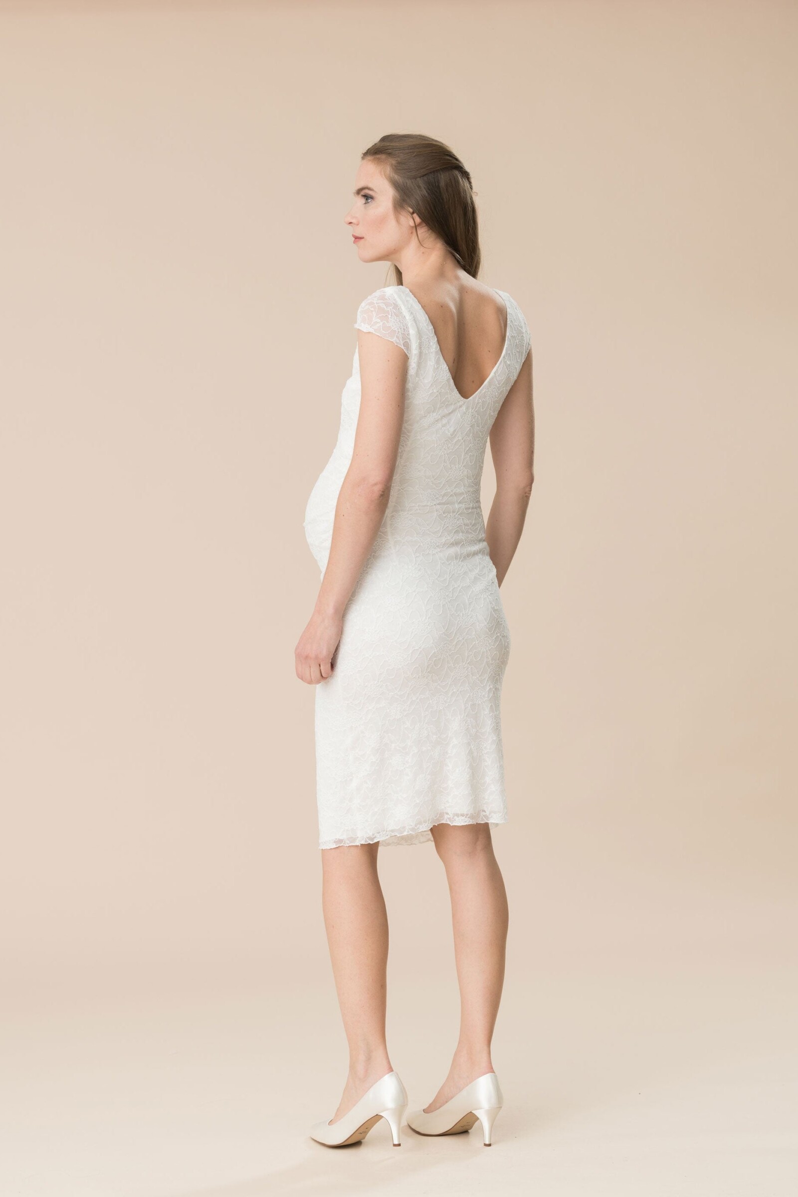 umstands-hochzeitskleid-camilla-kurz-zuerich-04-1.jpg Umstandshochzeitskleid Camilla kurz – Ivory