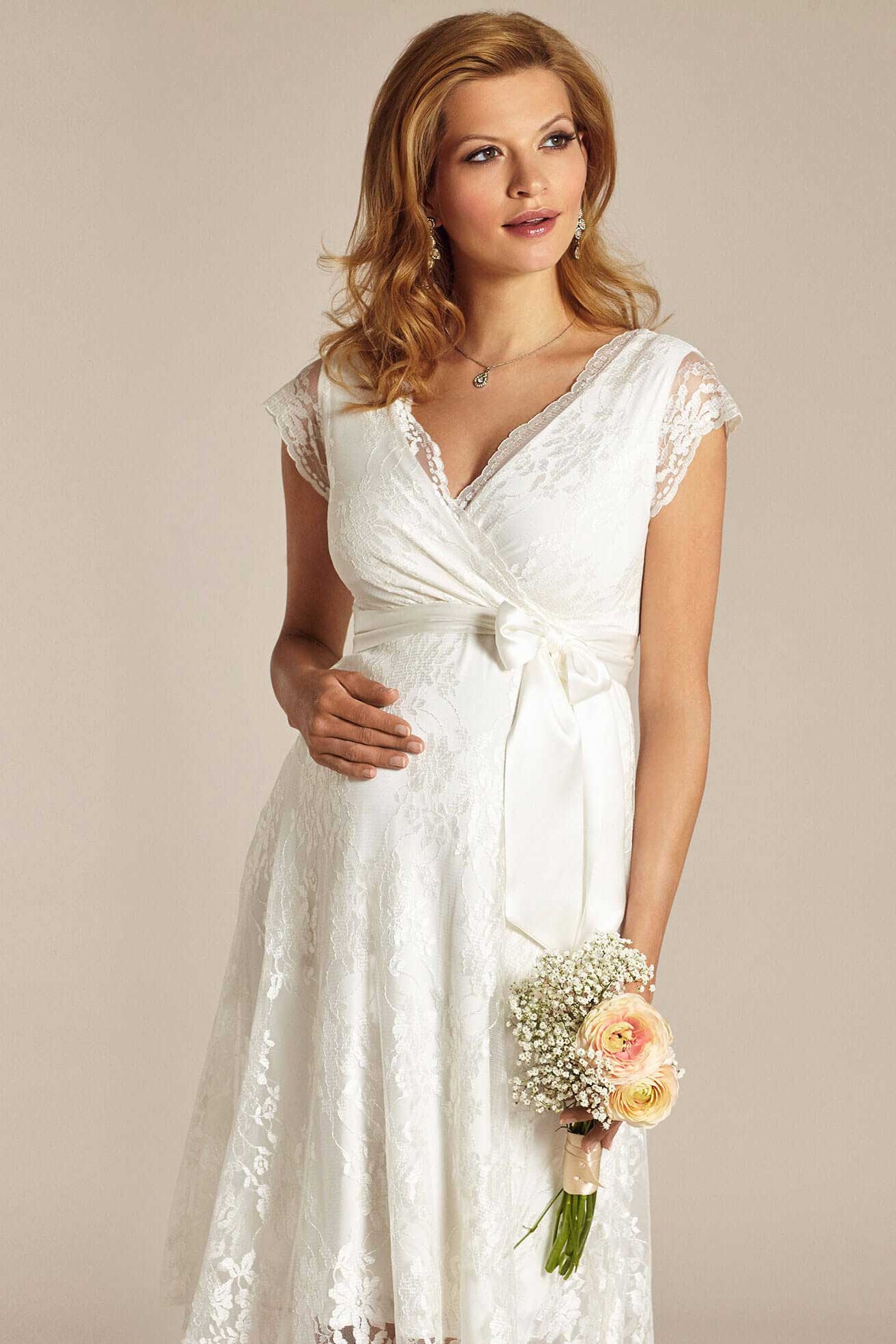 umstands-hochzeitskleid-eden-kurz-weiss-zuerich-03 Umstandshochzeitskleid Eden kurz – Ivory – Las Perlitas Atelier – Las Perlitas Zürich – Ansicht 3