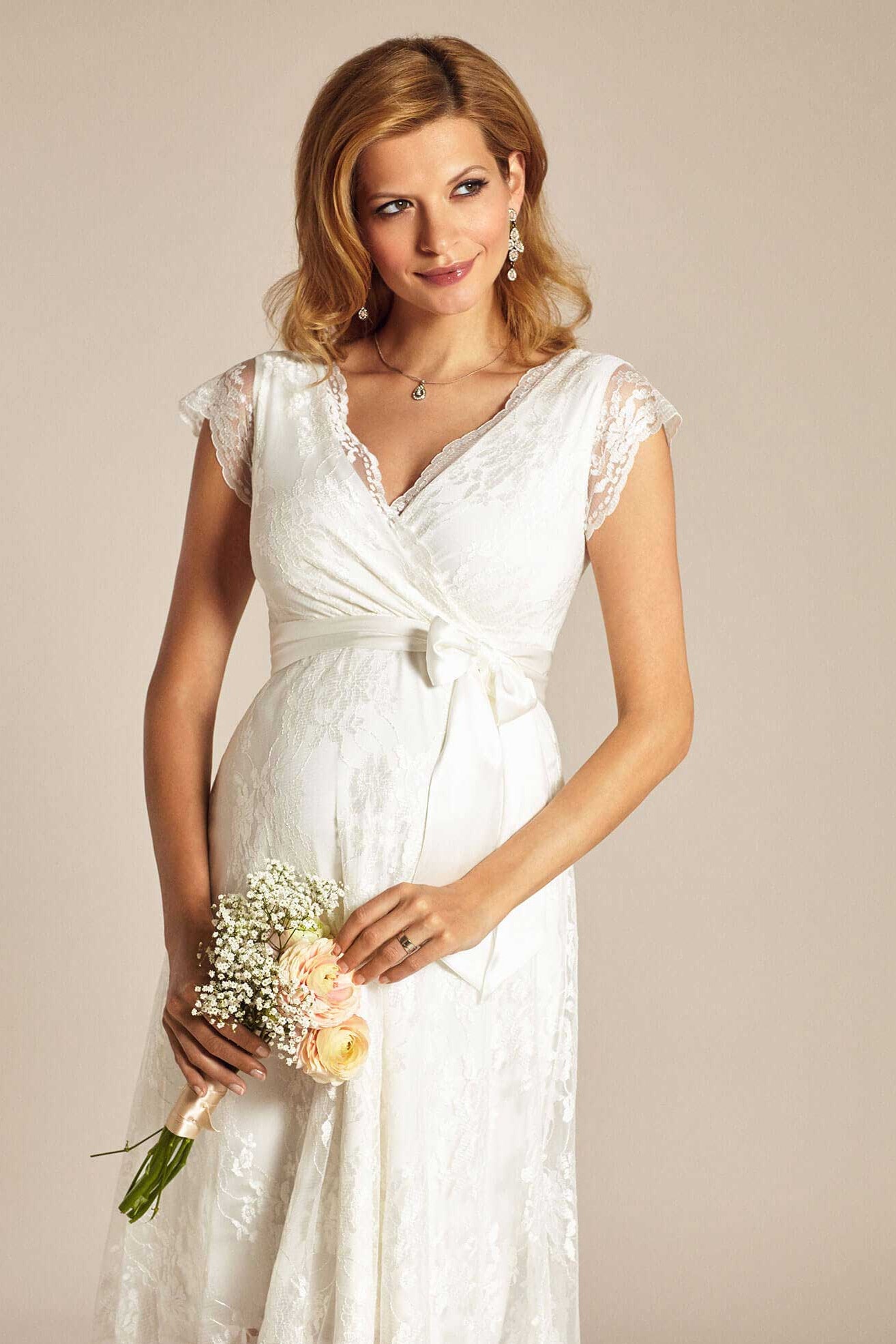 umstands-hochzeitskleid-eden-kurz-weiss-zuerich-05 Umstandshochzeitskleid Eden kurz – Ivory – Las Perlitas Atelier – Las Perlitas Zürich – Ansicht 5