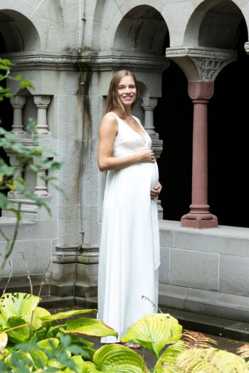 umstands-hochzeitskleid-elodie-elfenbein-zuerich-07-1.jpg Umstandshochzeitskleid Elodie – Ivory