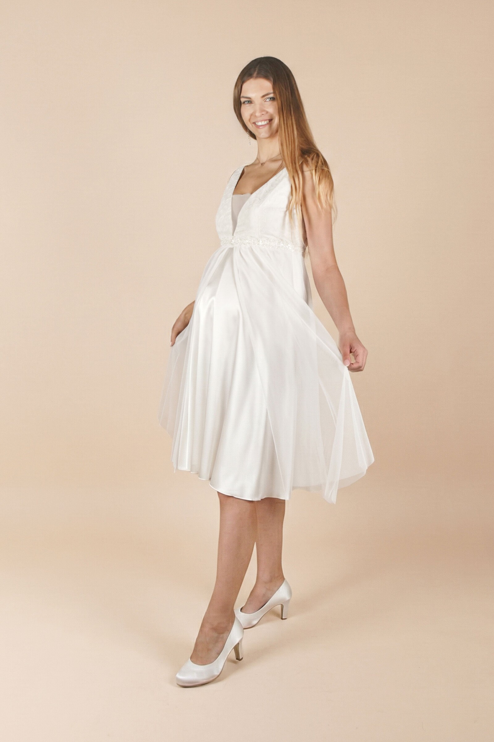 umstands-hochzeitskleid-fiona-kurz-elfenbein-zuerich-03 Umstandshochzeitskleid Fiona lang – Ivory – Las Perlitas Atelier – Las Perlitas Zürich – Ansicht 3