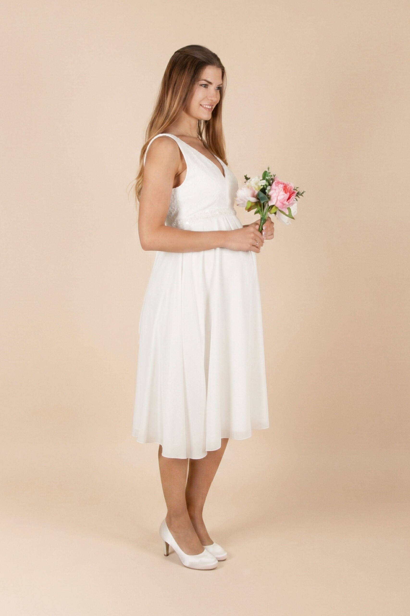umstands-hochzeitskleid-larina-kurz-elfenbein-zuerich-01 Umstandshochzeitskleid Larina kurz – Ivory – Las Perlitas Atelier – Las Perlitas Zürich