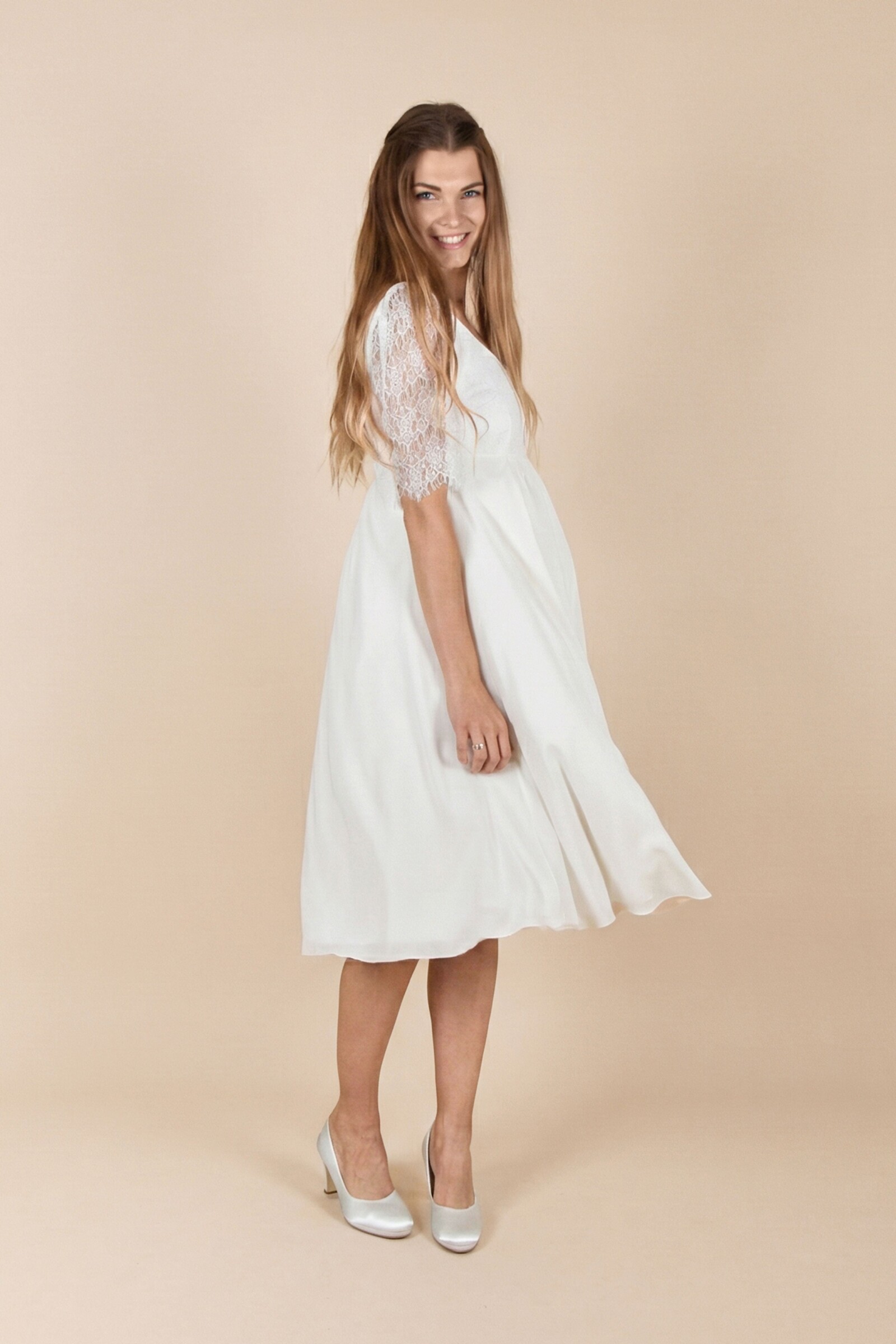 umstands-hochzeitskleid-lorena-kurz-elfenbein-zuerich-07 Umstandshochzeitskleid Lorena kurz – Ivory – Las Perlitas Atelier – Las Perlitas Zürich – Ansicht 7