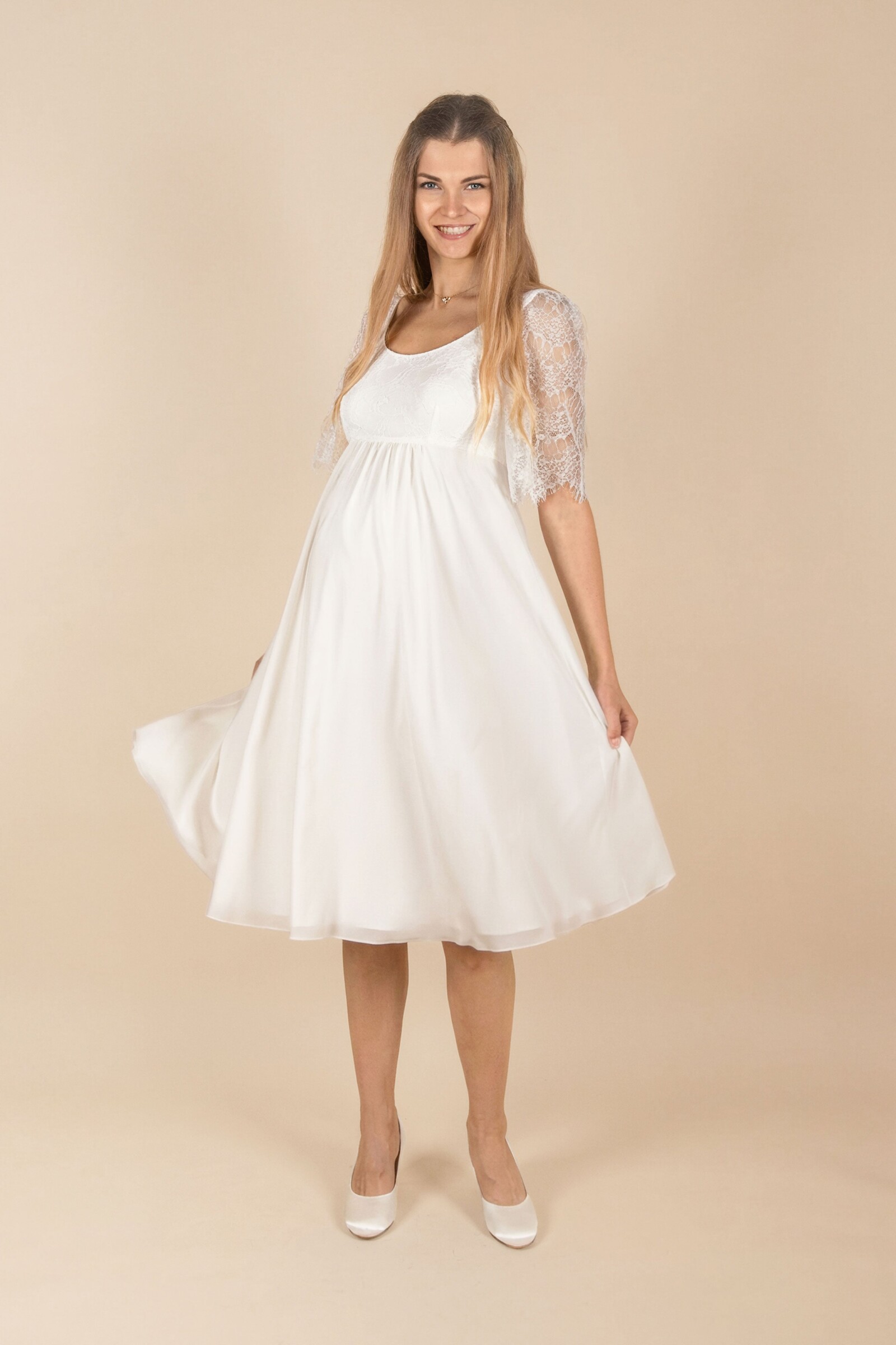 umstands-hochzeitskleid-lorena-kurz-elfenbein-zuerich-08 Umstandshochzeitskleid Lorena kurz – Ivory – Las Perlitas Atelier – Las Perlitas Zürich – Ansicht 8