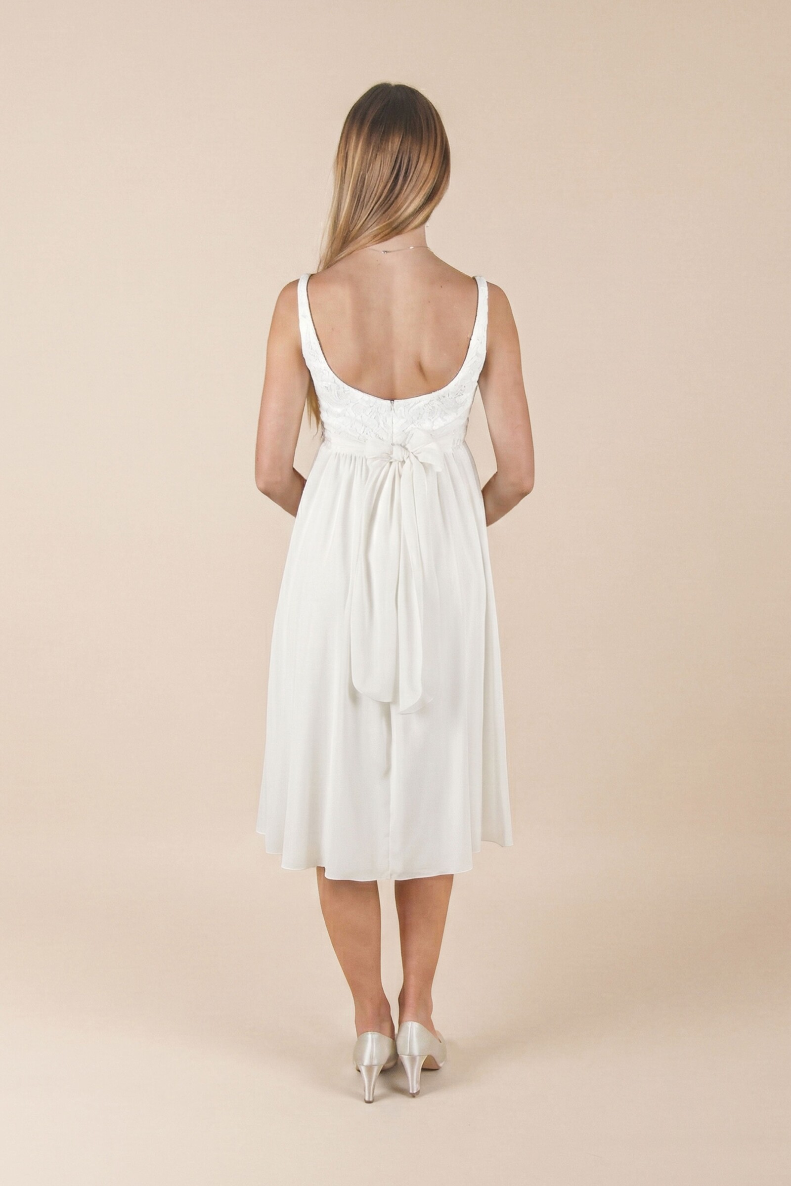 umstands-hochzeitskleid-mara-kurz-elfenbein-zuerich-05-1.jpg Umstandshochzeitskleid Mara kurz – Ivory