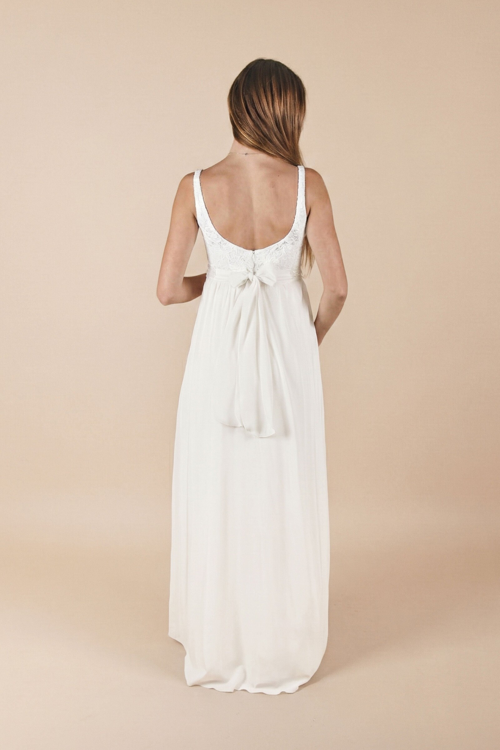 umstands-hochzeitskleid-mara-lang-elfenbein-zuerich-04-1.jpg Umstandshochzeitskleid Mara lang – Ivory