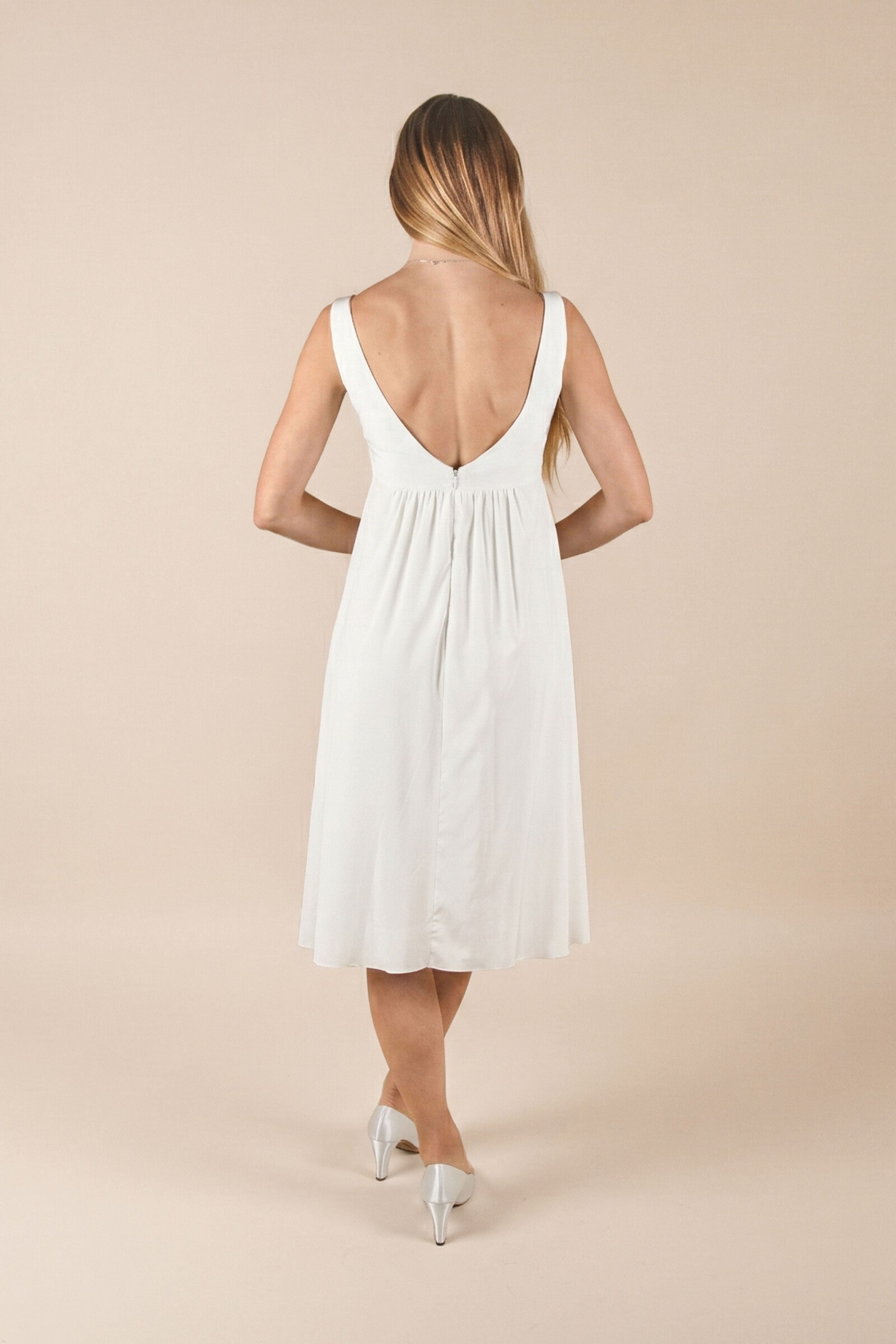 umstands-hochzeitskleid-mia-kurz-elfenbein-zuerich-03 Umstandshochzeitskleid Mia kurz – Ivory – Las Perlitas Atelier – Las Perlitas Zürich – Ansicht 3