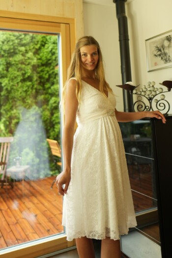 umstands-hochzeitskleid-sarina-kurz-elfenbein-zuerich-11-1.jpg Umstandshochzeitskleid Sarina kurz – Ivory