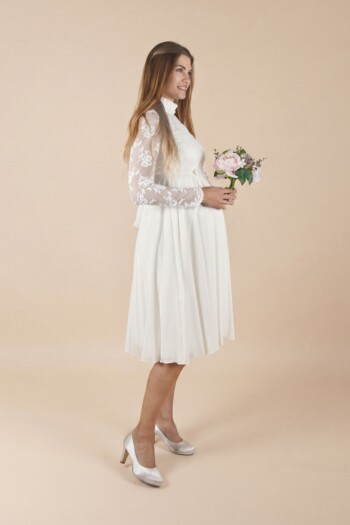 umstands-hochzeitskleid-stephanie-kurz-elfenbein-zuerich-06 Umstandshochzeitskleid Stephanie kurz – Ivory – Las Perlitas Atelier – Las Perlitas Zürich – Ansicht 6